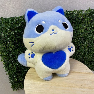Игрушка мягкая Кот с синим сердечком. Высота 32 см