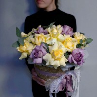 Корзина с вывернутыми розами